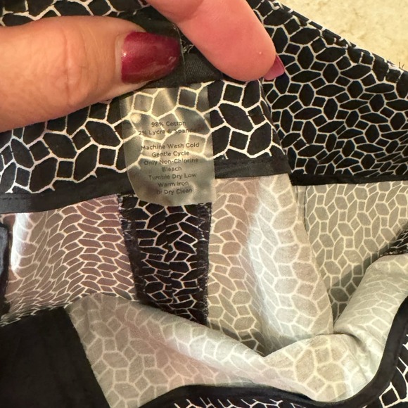 Talbots women’s black and white geometric pleated cropped casual pants size 10P - Picture 5 of 5